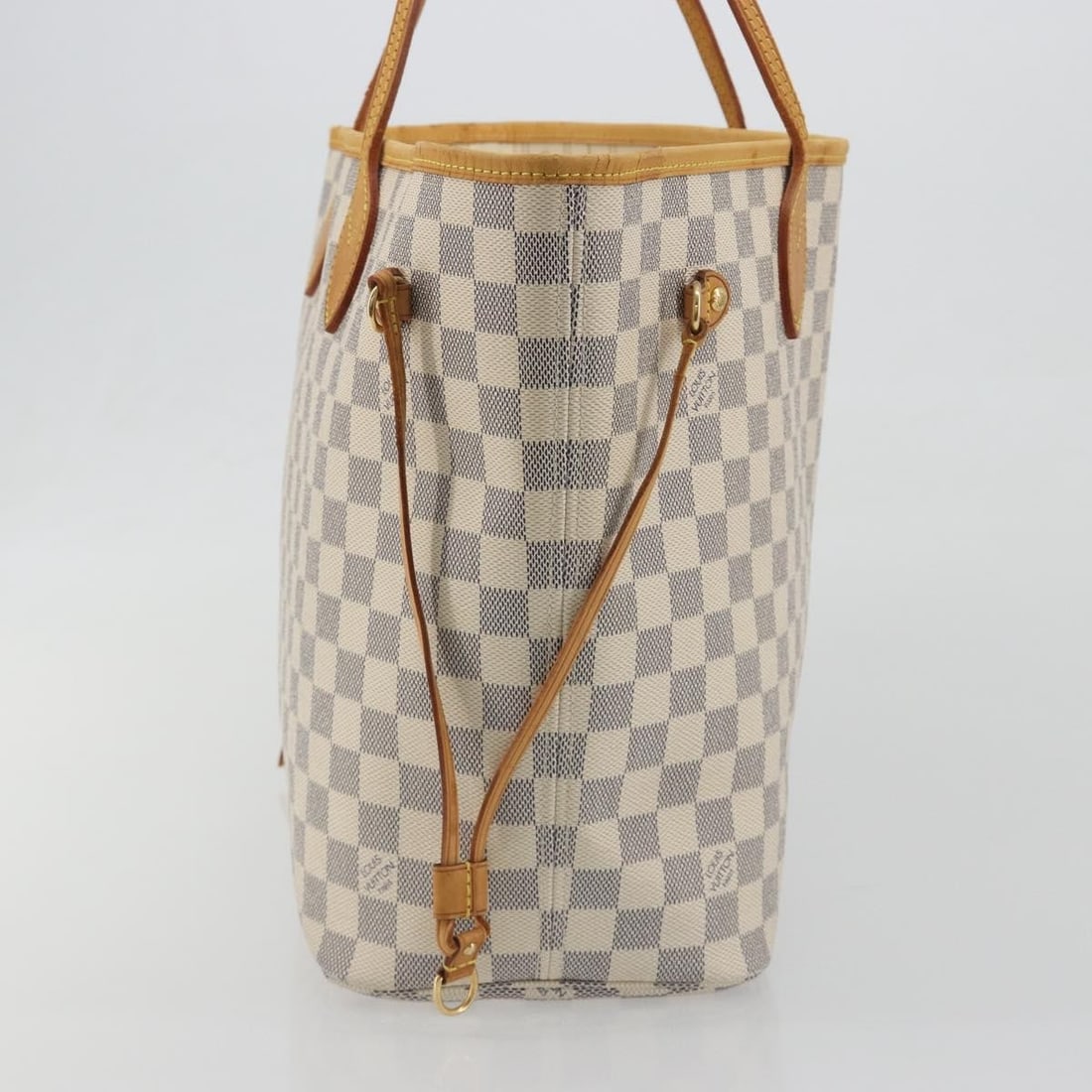 Louis Vuitton N41605 Neverfull MM Damier Azur Canvas Tote: Louis Vuitton N41605 Neverfull MM Damier Azur Canvas Tote Louis Vuitton Neverfull MM tote bag in Damier Azur canvas, made in France. This women's tote includes only the bag shown; item box and dust ba