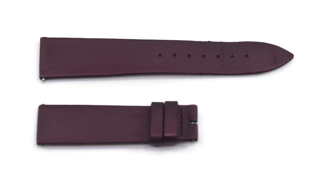 Jaeger-LeCoultre Purple Satin Wristwatch Strap 18mm Authentic: Jaeger-LeCoultre Purple Satin Wristwatch Strap 18mm Authentic Enhance your timepiece with this Jaeger-LeCoultre Purple Satin Strap. Crafted for style and comfort, this wristwatch band features a vibra