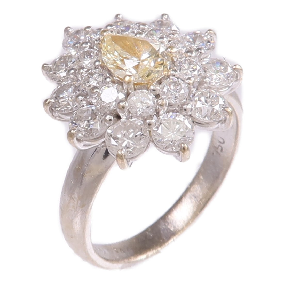 JEWELRY 18K White Gold Diamond Ring Size 4.25: JEWELRY 18K White Gold Diamond Ring Size 4.25 A women's diamond ring in 18K white gold, designed in a regular size 4.25. The ring features a diamond main stone with a total weight of 0.40 ct and a yel