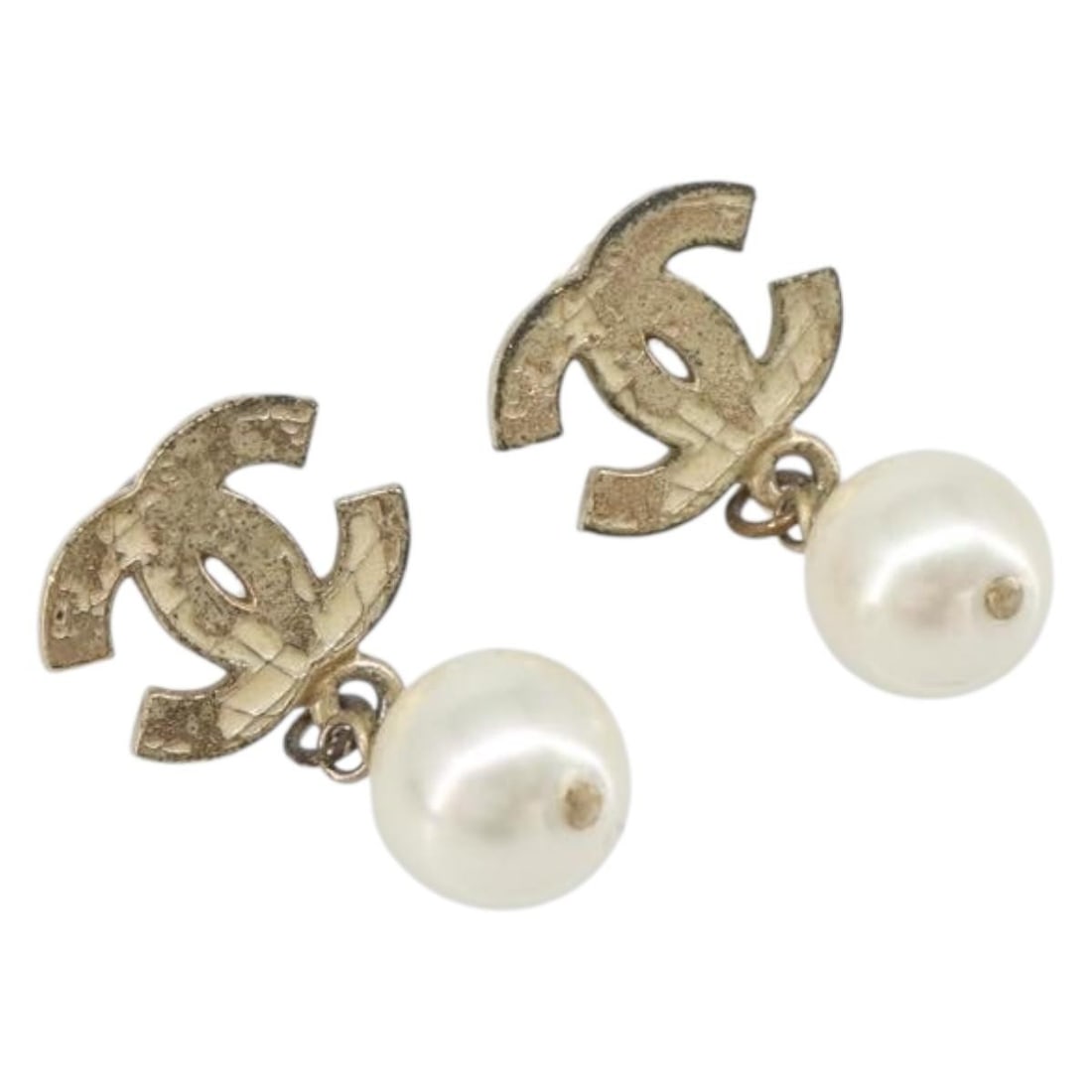 CHANEL CC Gold Tone Metal Pierced Earring France: CHANEL CC Gold Tone Metal Pierced Earring France Authentic CHANEL CC gold tone metal earring for women, made in France. Includes the item box. This heavily used piece shows visible wear, including sur