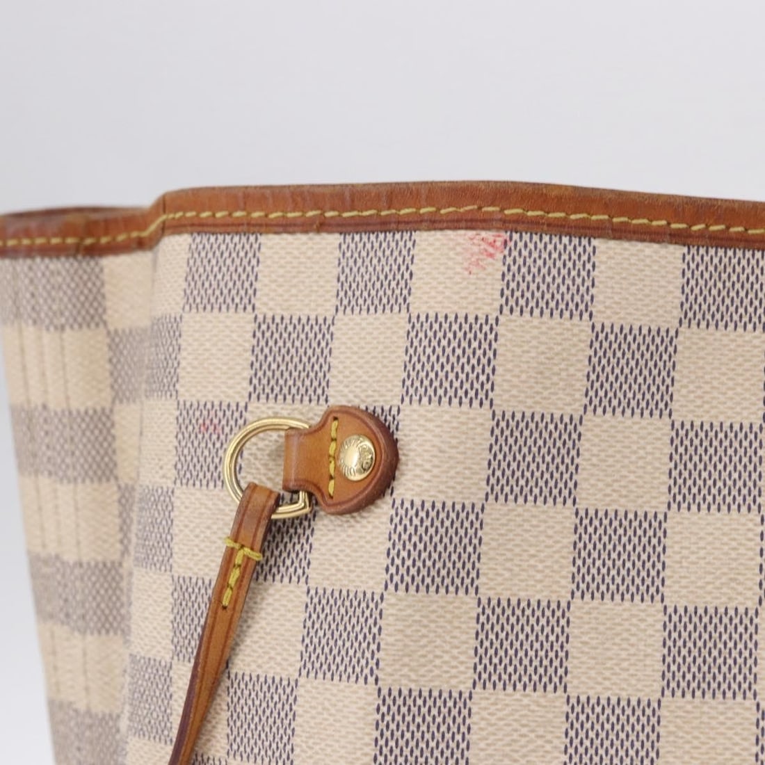 Louis Vuitton N41360 Neverfull GM Damier Azur Canvas Tote: Louis Vuitton N41360 Neverfull GM Damier Azur Canvas Tote Louis Vuitton Neverfull GM tote bag in Damier Azur canvas, model N41360, made in France. This women's tote is a heavily used piece with visibl
