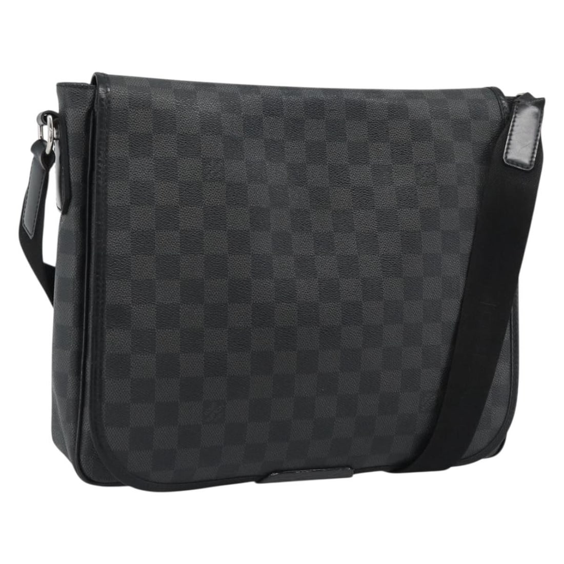 Louis Vuitton Daniel MM Damier Graphite Canvas Shoulder Bag N58029: Louis Vuitton Daniel MM Damier Graphite Canvas Shoulder Bag N58029 Louis Vuitton Daniel MM shoulder bag in Damier Graphite canvas. This France-made bag features a structured shoulder bag silhouette an