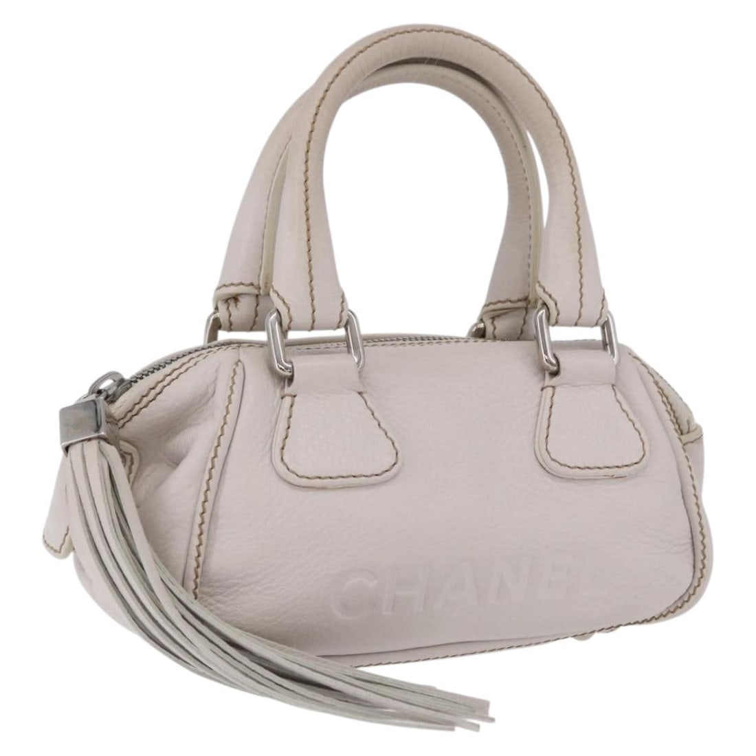 CHANEL White Leather Hand Bag Silver CC Italy: CHANEL White Leather Hand Bag Silver CC Italy Chanel white leather hand bag with silver-tone CC detailing, made in Italy. This women's bag includes the item shown only; item box and dust bag are not i