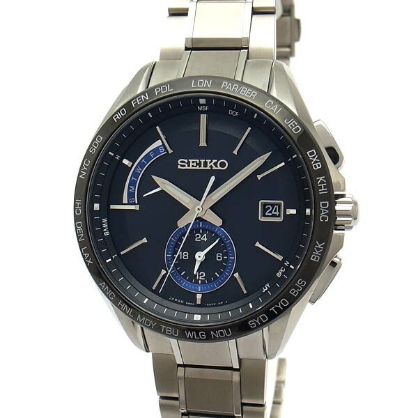 Seiko SAGA235 Brightz Flight Expert mens titanium dual time wristwatch: Seiko SAGA235 Brightz Flight Expert mens titanium dual time wristwatch Seiko Brightz Flight Expert Dual Time SAGA235 men's wristwatch with a radio-controlled solar movement. This model receives standa
