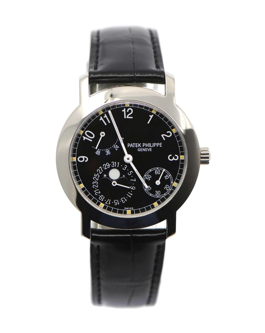 Patek Philippe Complications 18K White Gold Watch Ref 5055G: Patek Philippe Complications 18K White Gold Watch Ref 5055G Elevate your timepiece collection with this exquisite Patek Philippe Complications wristwatch, crafted from luxurious 18K white gold. Featur