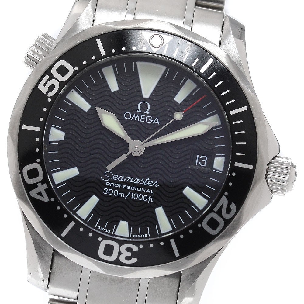 OMEGA Seamaster 300 Ref 2262.50 Quartz Date Unisex Wristwatch: OMEGA Seamaster 300 Ref 2262.50 Quartz Date Unisex Wristwatch OMEGA Seamaster 300 quartz wristwatch with a black dial, stainless steel case and stainless steel bracelet. This unisex watch features a d