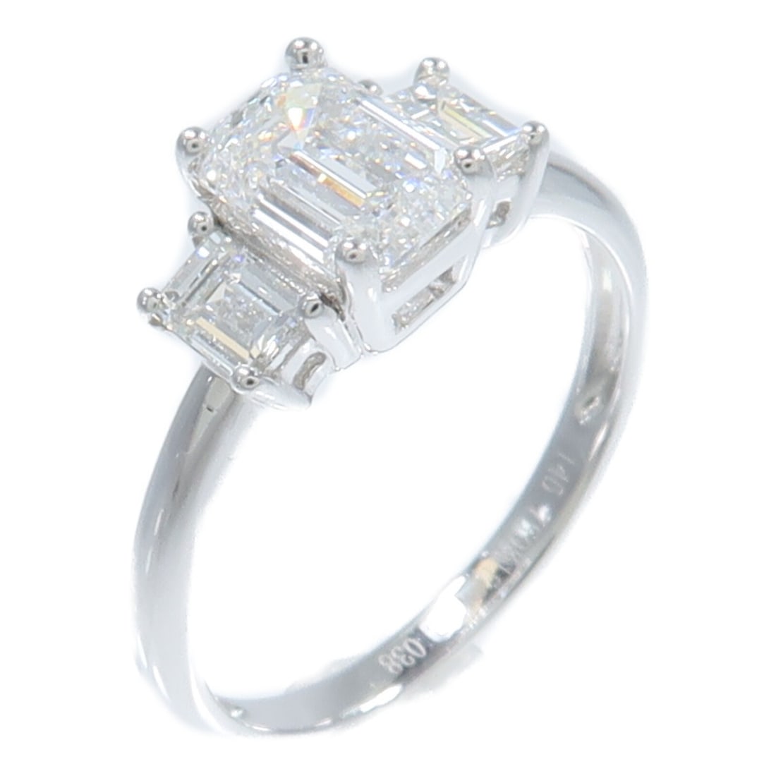 18K White Gold Diamond Ring Size 5.75 with Certificate: 18K White Gold Diamond Ring Size 5.75 with Certificate Diamond ring in 18K white gold (K18WG) with diamond accents. It is a women's regular-size ring in US size 5.75, with a clear color finish and a v