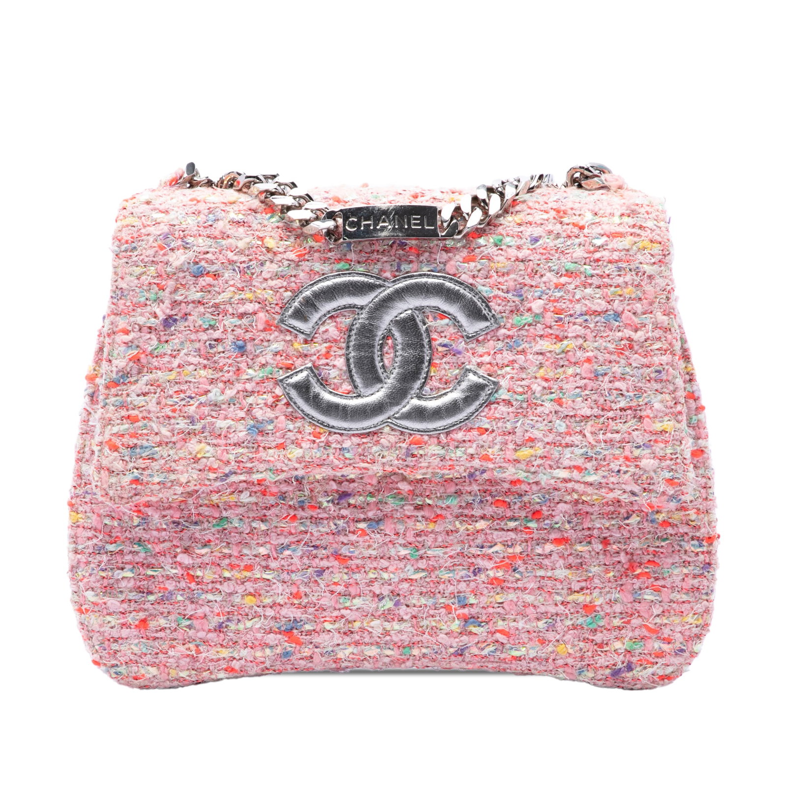 Chanel CC Confetti Tweed Flap Fabric Shoulder Bag Pink: Chanel CC Confetti Tweed Flap Fabric Shoulder Bag Pink Chanel CC Confetti Tweed Flap handbag in pink tweed with a silver-tone chain link handle and front flap with magnetic closure. The interior inclu