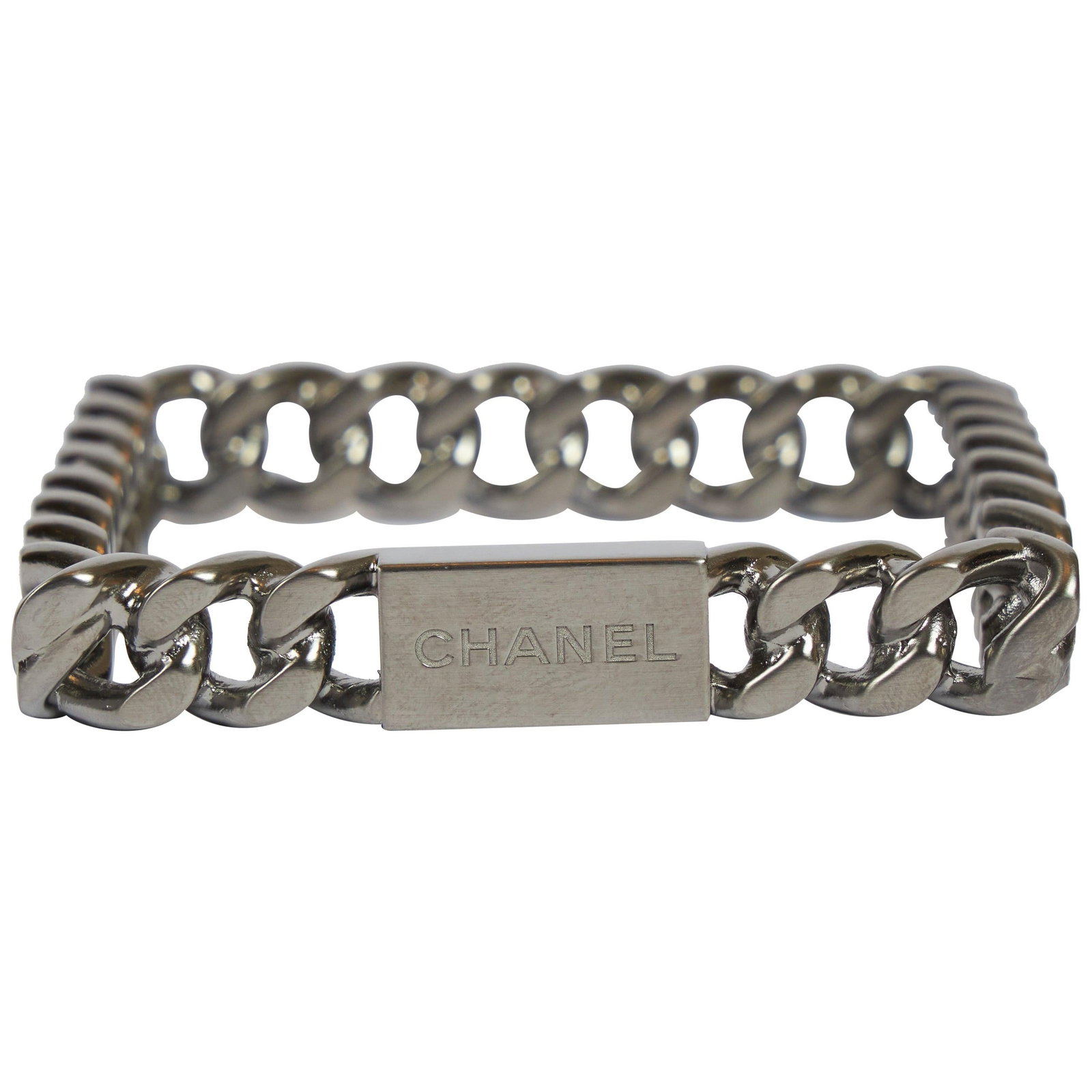 Chanel Ruthenium Square Bangle Bracelet Spring 2015 France: Chanel Ruthenium Square Bangle Bracelet Spring 2015 France This elegant Chanel Ruthenium Square Chain Bangle is a stunning accessory from the Spring 2015 collection. Crafted in France, this bangle fea