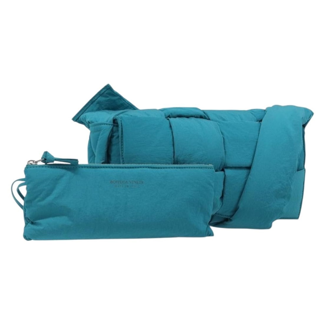 Bottega Veneta Cassette Shoulder Bag Maxi Intrecciato Nylon Turquoise Blue: Bottega Veneta Cassette Shoulder Bag Maxi Intrecciato Nylon Turquoise Blue Bottega Veneta Maxi Intrecciato Cassette shoulder bag in turquoise blue nylon. Made in Italy, this women's bag includes a pou