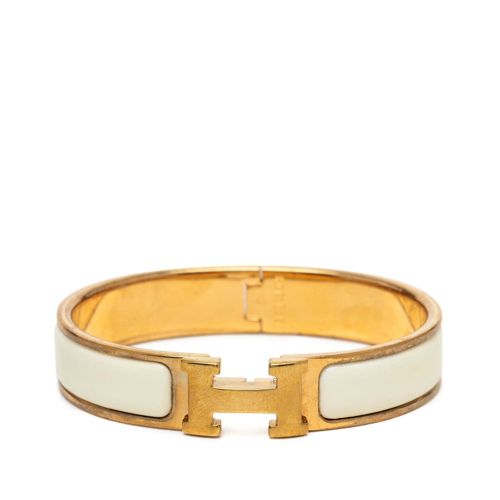 Hermes Clic H PM Narrow Enamel Bracelet White: Hermes Clic H PM Narrow Enamel Bracelet White Hermes Narrow Enamel Clic H Bracelet PM with a white enamel body, palladium-plated metal accents, and a metal clasp closure. Made in France. Condition is 