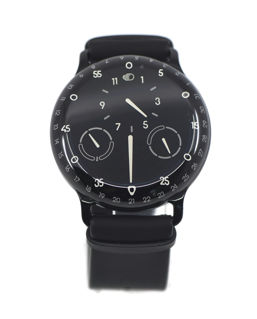 RESSENCE Type 3 BBB Mens Titanium Wristwatch Black Dial: RESSENCE Type 3 BBB Mens Titanium Wristwatch Black Dial Pre-owned Ressence Type 3 BBB wristwatch with a 44 mm titanium case, black dial, and black rubber strap. This men's watch features a mechanical 