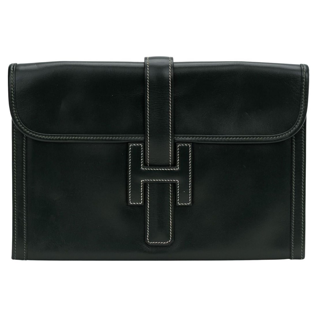 Hermes Jige Clutch Black Calfskin Elegant H Logo Design: Hermes Jige Clutch Black Calfskin Elegant H Logo Design This exquisite Hermes Jige Clutch is crafted from luxurious black calfskin leather, showcasing a sleek and sophisticated design. The interior fe