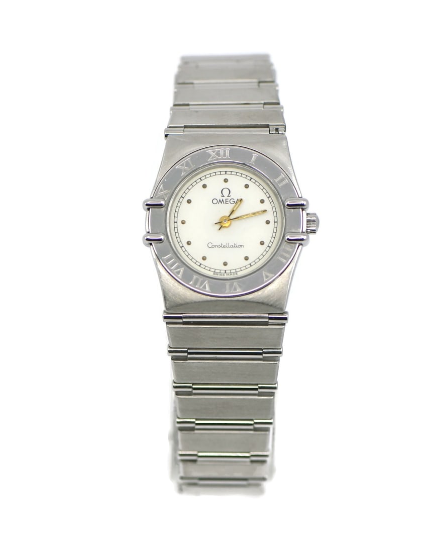 Omega Constellation Women's Stainless Steel Wristwatch White Dial 23mm: Omega Constellation Women's Stainless Steel Wristwatch White Dial 23mm Omega Constellation women's wristwatch with an analog white dial and stainless steel case and band. This pre-owned watch includes