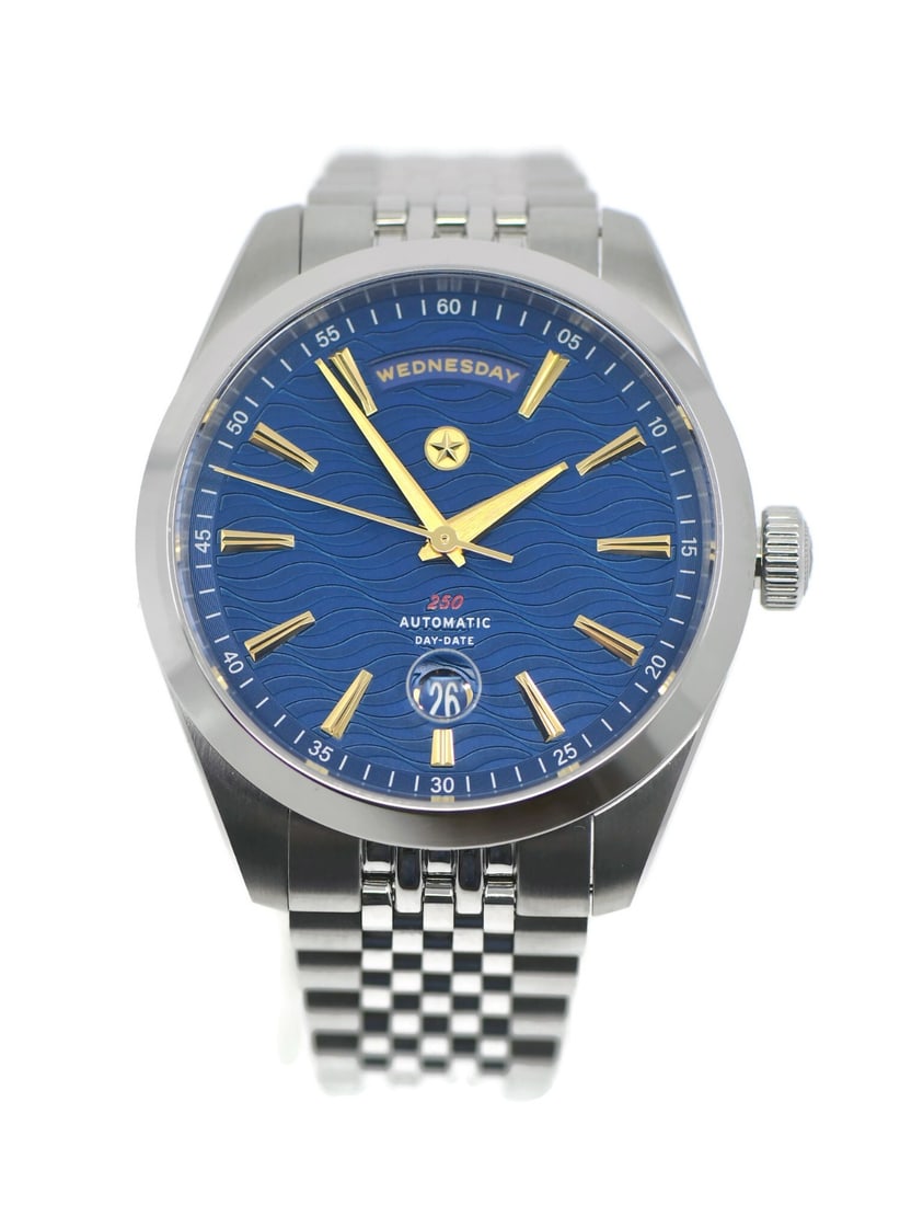 Jack Mason Canton men's automatic wristwatch blue dial with box papers: Jack Mason Canton men's automatic wristwatch blue dial with box papers Jack Mason Canton Day Date men's wristwatch with an automatic mechanical movement and analog display. This pre-owned watch featur