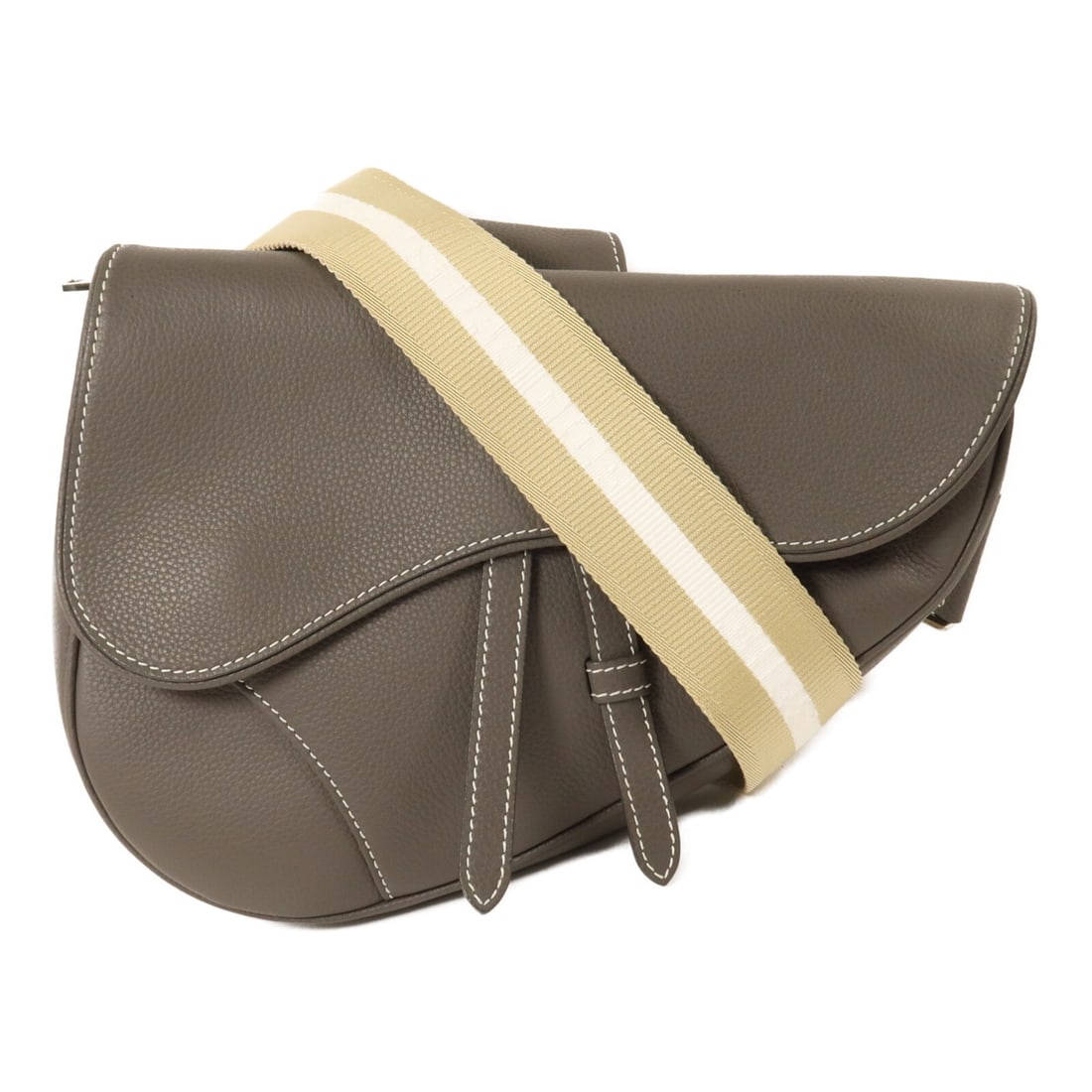 Dior CD Saddle shoulder bag gray calfskin leather: Dior CD Saddle shoulder bag gray calfskin leather Christian Dior CD Saddle shoulder bag in gray calfskin leather. This unisex shoulder bag is made in France and includes storage bags. Condition is AB: