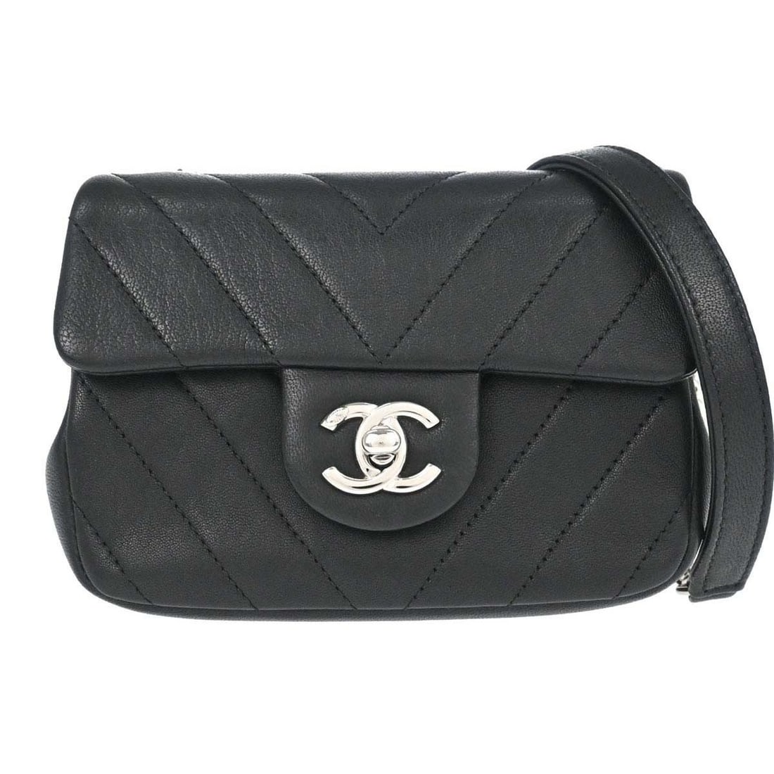 CHANEL Classic Flap small black calfskin shoulder bag: CHANEL Classic Flap small black calfskin shoulder bag Chanel Classic Flap shoulder bag in black calfskin with a chevron matelasse pattern and quilted finish. This small bag features a flap turnlock cl