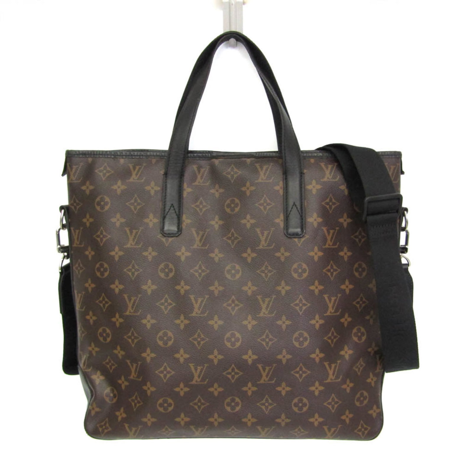 Louis Vuitton Davis Brown Monogram Canvas Bag: Louis Vuitton Davis Brown Monogram Canvas Bag Louis Vuitton Davis bag in brown monogram canvas, made in France. This piece shows overall fair condition with light exterior scratching, slight bottom mi