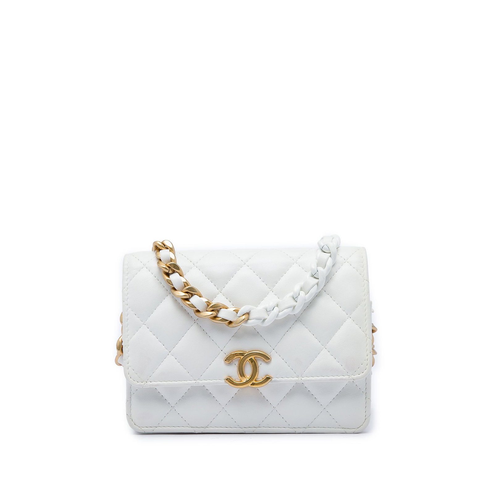 Chanel Candy Chain Quilted Lambskin Crossbody Clutch Bag White: Chanel Candy Chain Quilted Lambskin Crossbody Clutch Bag White A Chanel Quilted Lambskin Candy Chain Clutch with Chain in white lambskin leather. This crossbody bag features a quilted body, a leather-