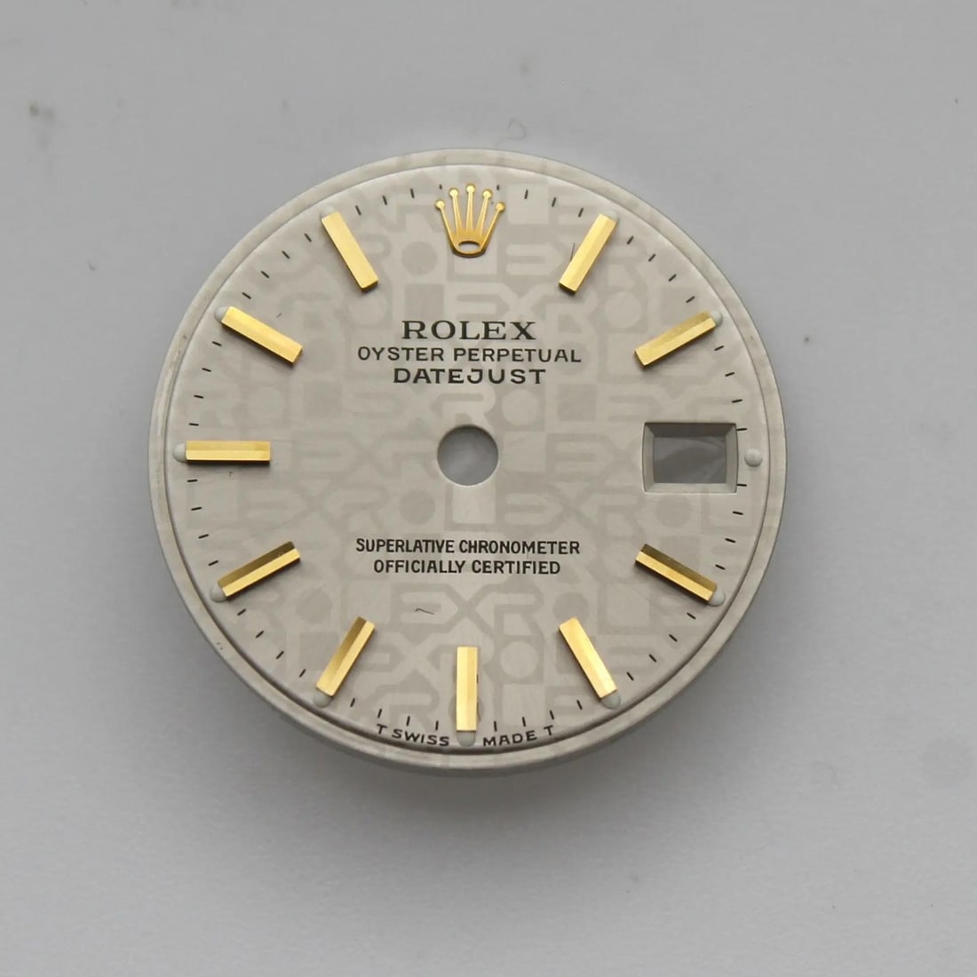 Gold Sticks Dial for Rolex Datejust 69173 Oyster Perpetual: Gold Sticks Dial for Rolex Datejust 69173 Oyster Perpetual This is a pre-owned Rolex dial designed for the Oyster Perpetual Datejust 69173 model, featuring a gold sticks design and Jubilee style. The 