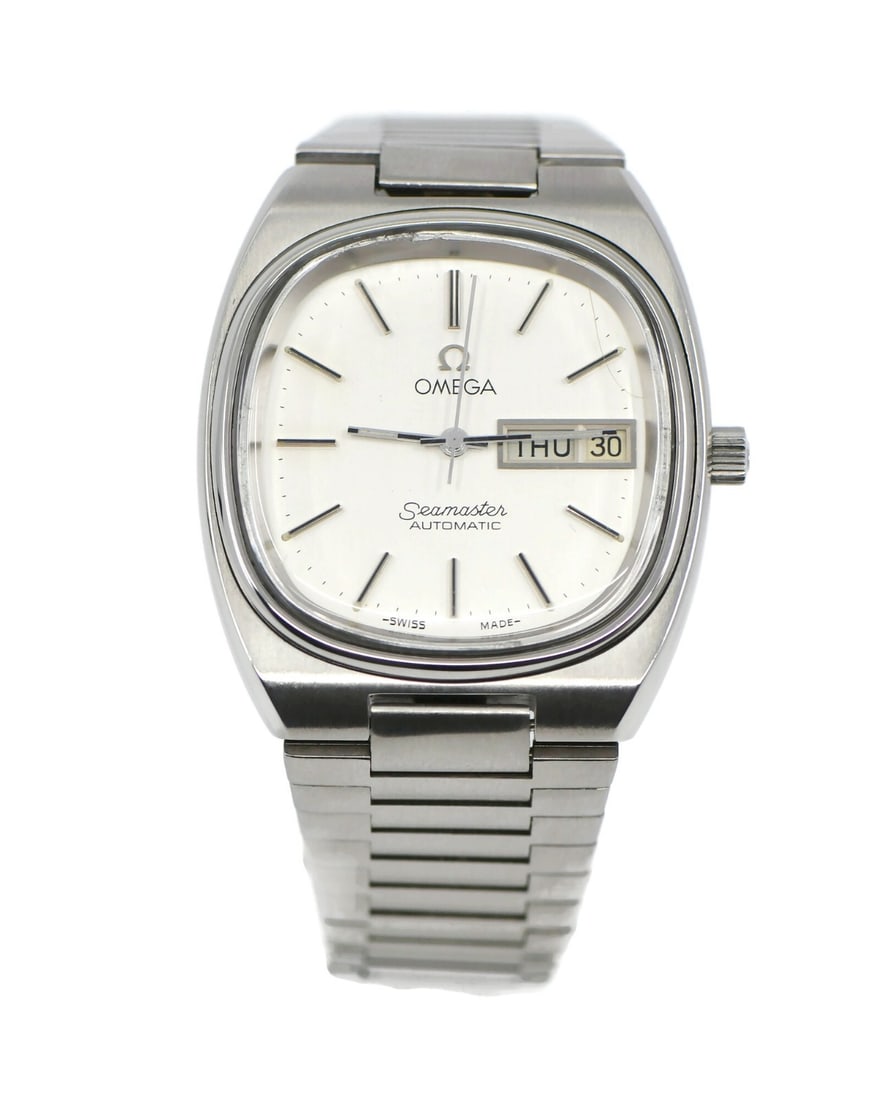 Omega 166.0213 Seamaster Day Date automatic steel wristwatch: Omega 166.0213 Seamaster Day Date automatic steel wristwatch Vintage Omega Seamaster Day-Date men's wristwatch with a stainless steel case and bracelet. This pre-owned automatic watch features a silve