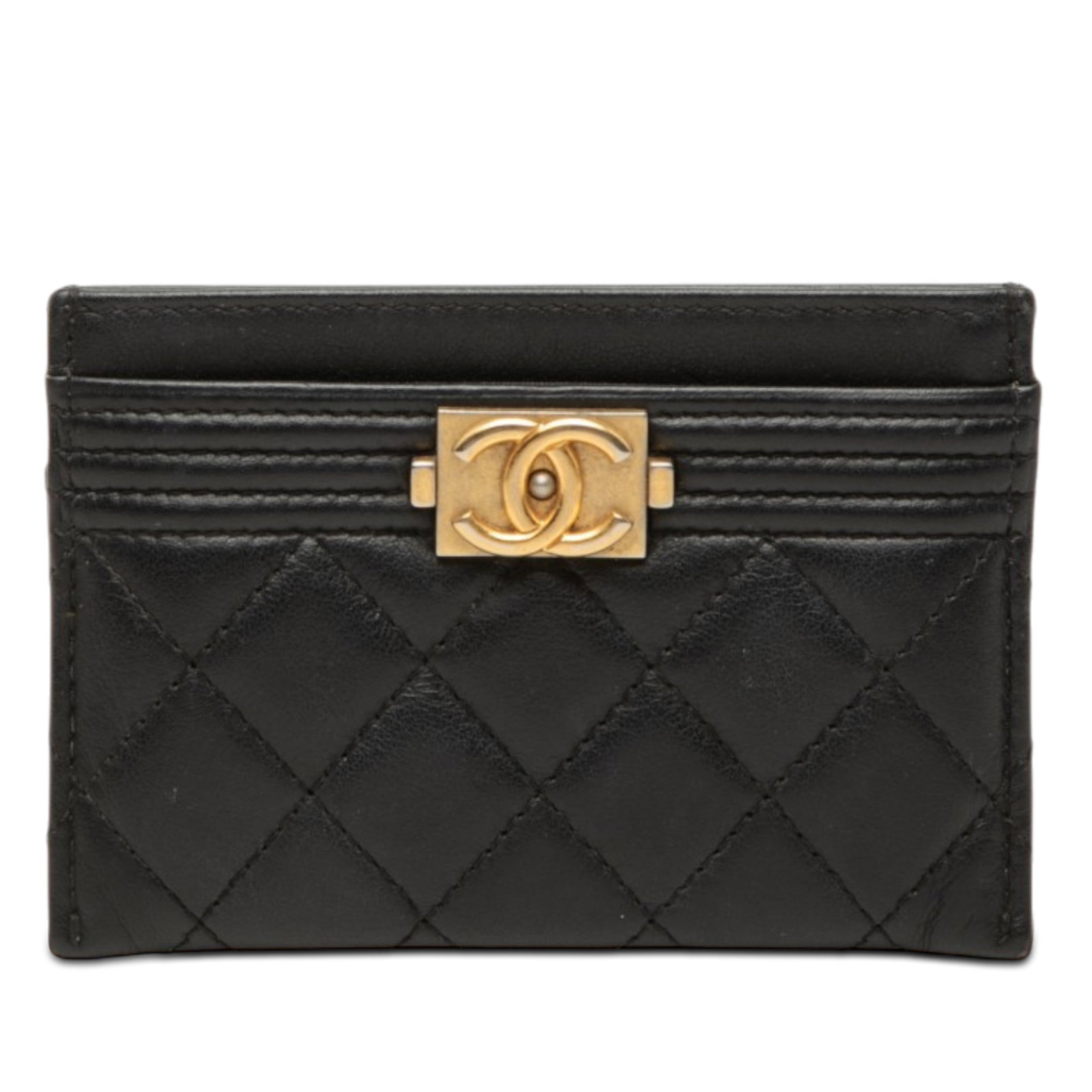 Chanel Boy quilted lambskin leather card holder black: Chanel Boy quilted lambskin leather card holder black Chanel Boy card holder crafted in quilted black lambskin leather with an open-top design and exterior slip pockets. Made in Italy. Condition is B+