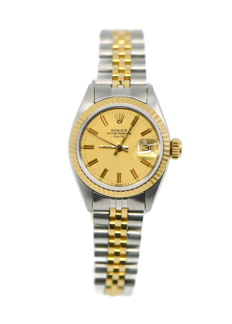 Rolex 6917 Oyster Perpetual Date womens wristwatch box papers: Rolex 6917 Oyster Perpetual Date womens wristwatch box papers Rolex Oyster Perpetual Date reference 6917 wristwatch with automatic movement and analog display. This women's watch features a champagne 