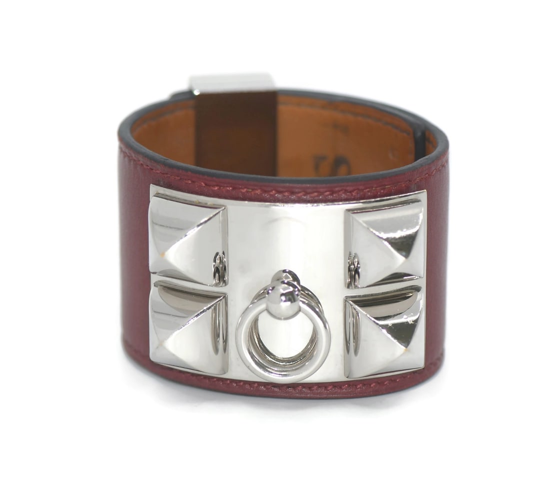 Hermes Collier De Chien Chain Bracelet 39mm 8 Inches: Hermes Collier De Chien Chain Bracelet 39mm 8 Inches Hermes Collier De Chien bracelet in a chain style, made in France. This pre-owned bracelet offers the distinctive Collier De Chien design in a subs