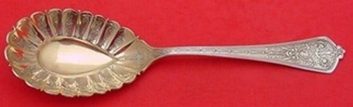 Gorham Lady Washington sterling silver berry serving spoon 8 3/4 fluted: Gorham Lady Washington sterling silver berry serving spoon 8 3/4 fluted Sterling silver berry spoon in the Lady Washington pattern by Gorham, featuring a gold washed bowl with bright-cut and fluted de