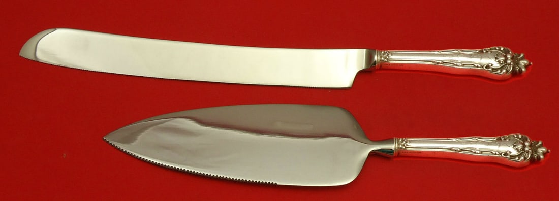 2pc Sterling Silver Wedding Cake Set Queen by Mount Vernon Howard: 2pc Sterling Silver Wedding Cake Set Queen by Mount Vernon Howard Custom two-piece wedding cake set in the Queen pattern by Mount Vernon / Howard. This sterling silver set includes a wedding cake knif
