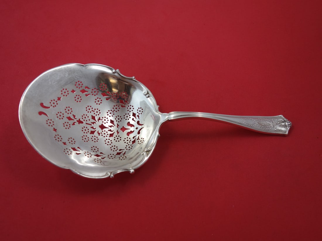 Tiffany Co Winthrop Sterling Silver Saratoga Chip Server 9 Inch: Tiffany Co Winthrop Sterling Silver Saratoga Chip Server 9 Inch A Winthrop Saratoga chip server by Tiffany & Co. in sterling silver, featuring a scalloped rim and a 9 inch length. Made in the United S
