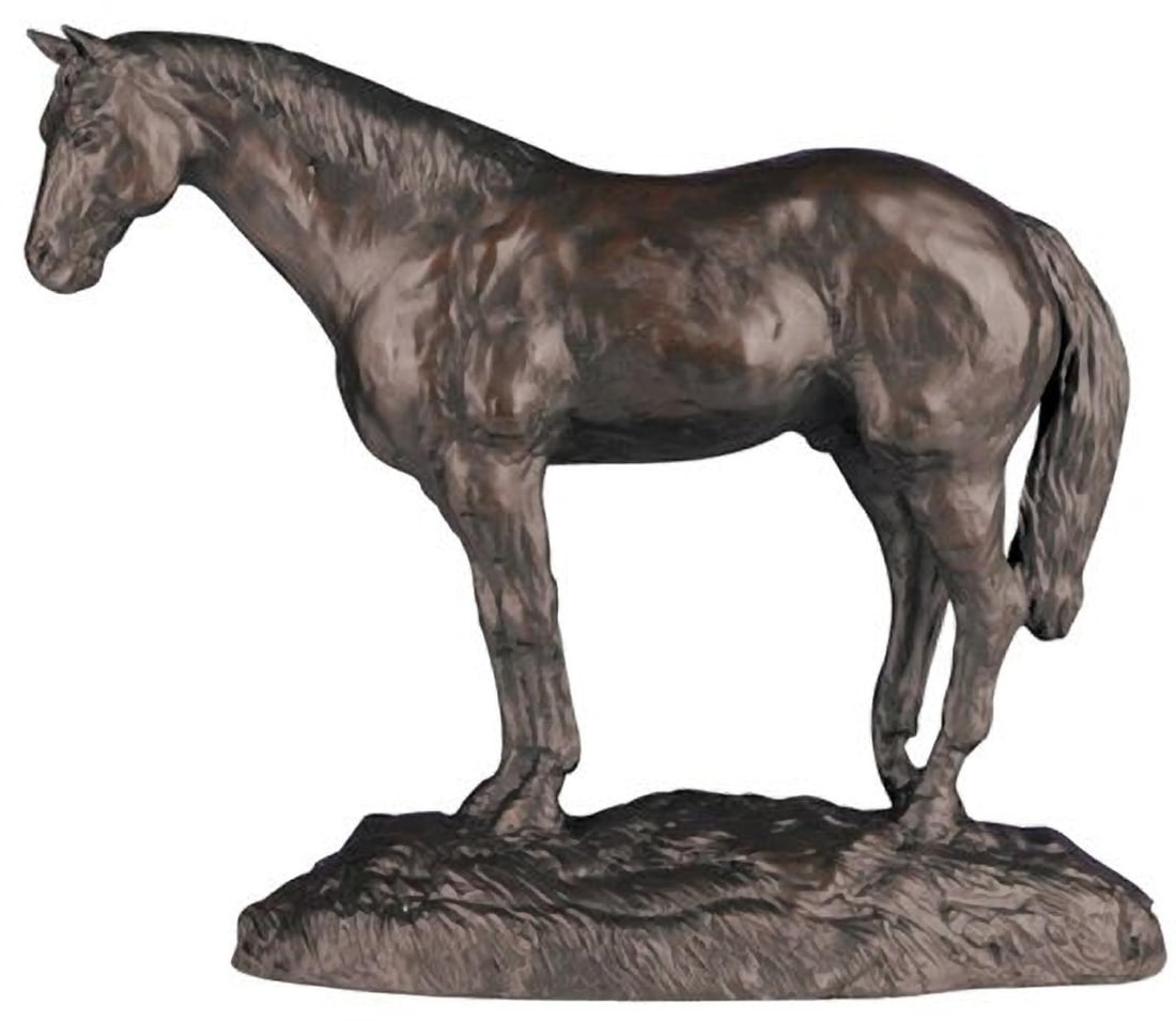 Handmade Life-like Quarterhorse Sculpture Equestrian Art Cast Resin: Handmade Life-like Quarterhorse Sculpture Equestrian Art Cast Resin This exquisite life-like Quarterhorse statue is a stunning piece of craftsmanship, handmade in the USA. Perfect for equestrian
