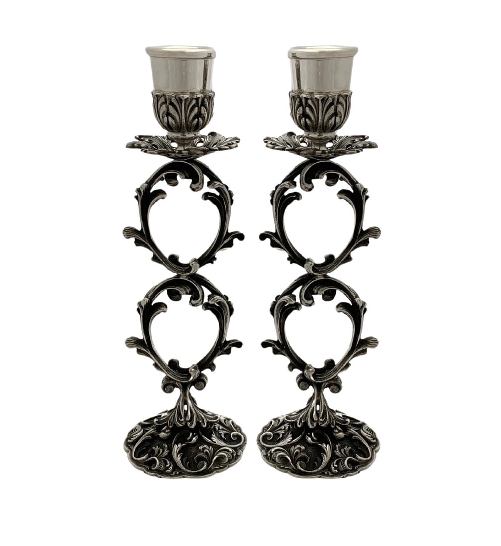 Handmade 925 Sterling Silver Candlesticks from Italy Leaf Swirl Design: Handmade 925 Sterling Silver Candlesticks from Italy Leaf Swirl Design Fine Italian handmade sterling silver candlesticks with an elegant leaf, floral, and swirl motif. This pre-owned pair is crafted 