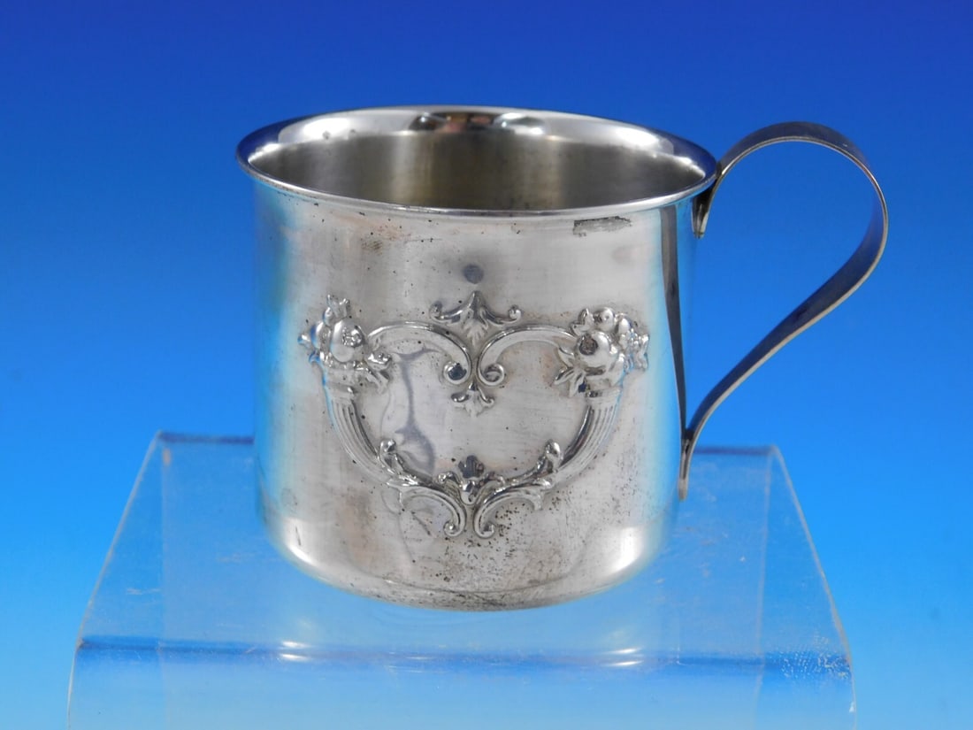 Reed and Barton Francis I sterling silver baby cup: Reed and Barton Francis I sterling silver baby cup Sterling silver baby cup in the Francis I pattern by Reed & Barton. This non-monogrammed piece is made in the United States and presents in good vint
