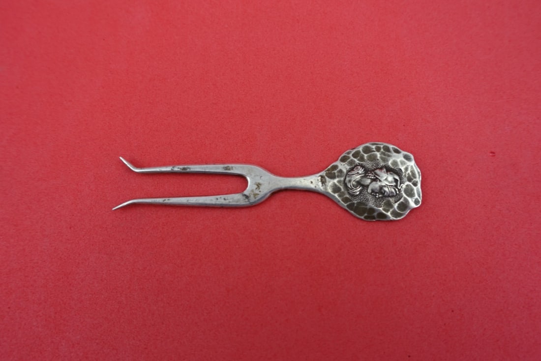 Sterling Silver Medallion Pattern Mango Pick with Woman by Shiebler 3.25 Inch (1 of 2)