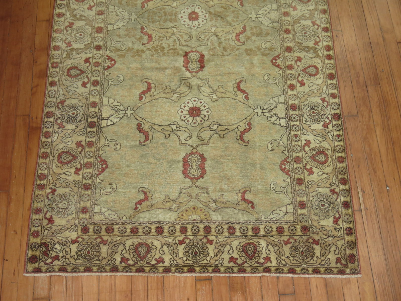 4' x 6' 2" Early 20th Century Turkish Sivas Accent Rug: 4' x 6' 2" Early 20th Century Turkish Sivas Accent Rug Early 20th century Turkish Sivas accent rug with an intricate patterned design. This pre-owned rectangular rug is identified as a Sivas type and 
