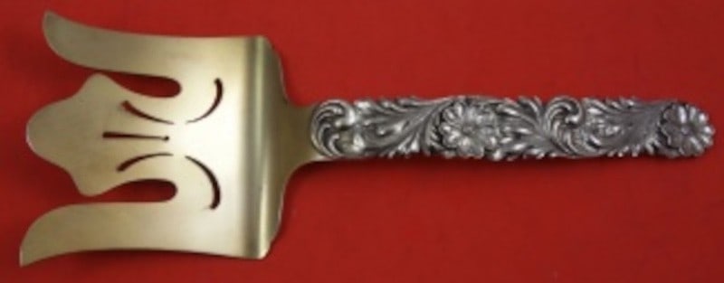 Shiebler Number 2887 Sterling Silver Serving Fork Gold Wash 10 1/4: Shiebler Number 2887 Sterling Silver Serving Fork Gold Wash 10 1/4 Shiebler sterling silver asparagus serving fork in Pattern Number 2887 with a gold wash finish. It is not monogrammed and is in excel