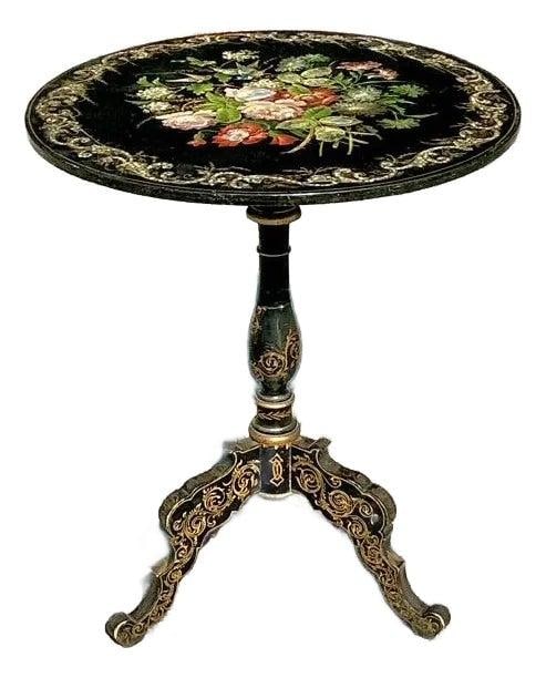 Victorian Style Mother of Pearl Inlay Side Table Black Lacquer: Victorian Style Mother of Pearl Inlay Side Table Black Lacquer Discover the exquisite elegance of this Vintage Regency Inlay Mother of Pearl Side Table, a stunning representation of Victorian artistry