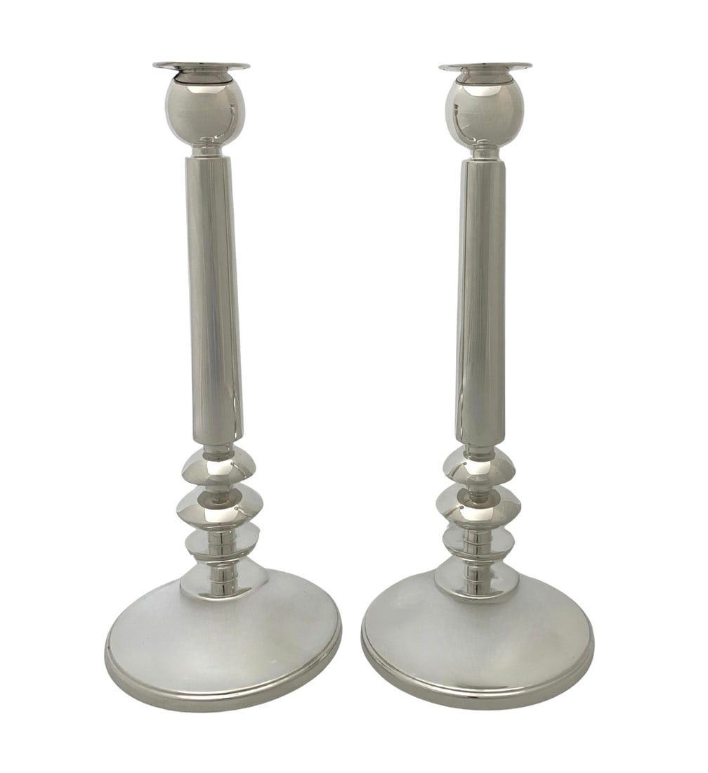 Modern Round Sterling Silver Candlesticks by Topazio Handmade Portugal: Modern Round Sterling Silver Candlesticks by Topazio Handmade Portugal These fine Topazio candlesticks are crafted from 925 sterling silver and feature a handmade, modern round design with a shiny and