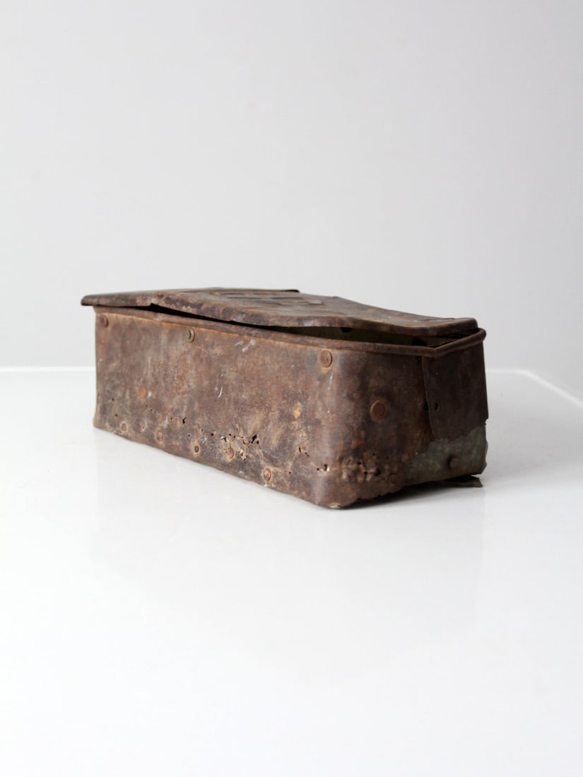 Unique Rustic Vintage Toolbox with Iowa License Plate Repairs: Unique Rustic Vintage Toolbox with Iowa License Plate Repairs Discover a piece of Americana with this Rustic Handmade Vintage Toolbox, crafted from an International Harvester toolbox. This unique tool