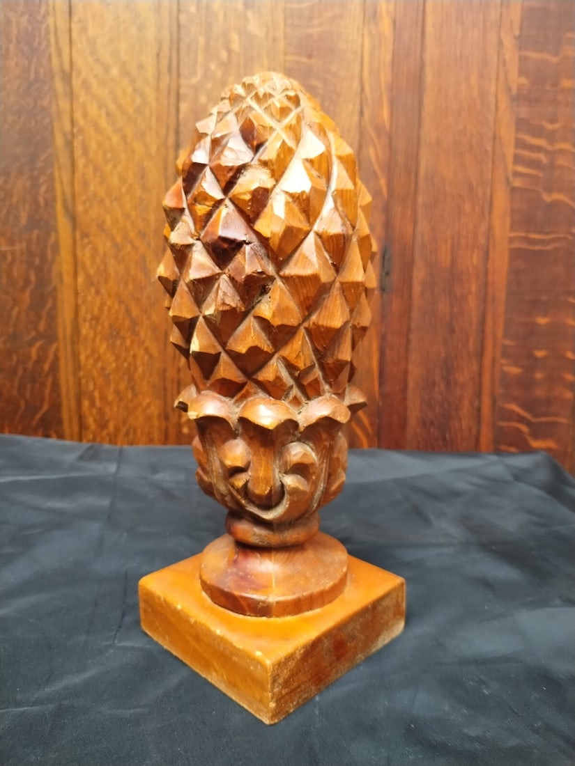 Carved Wood Pineapple Finial Tabletop Decor 12.5in: Carved Wood Pineapple Finial Tabletop Decor 12.5in Vintage carved wood pineapple finial designed for tabletop display or use as a newel post. This pre-owned decorative piece features a classic pineapp
