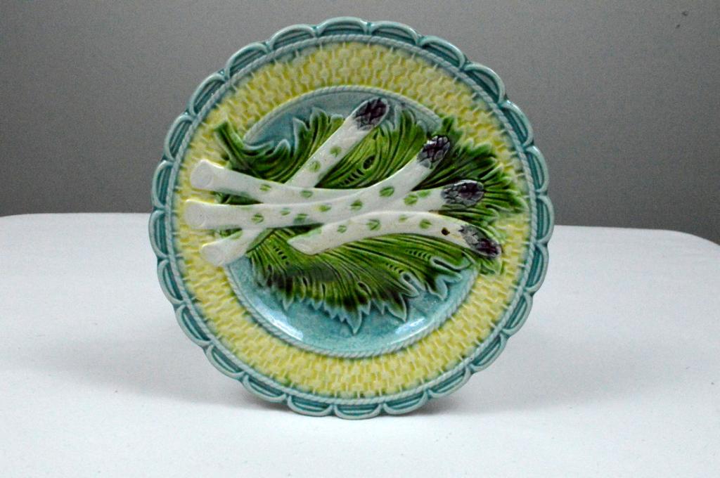 Majolica Asparagus Plate with Basket Weave Rim (1 of 4)