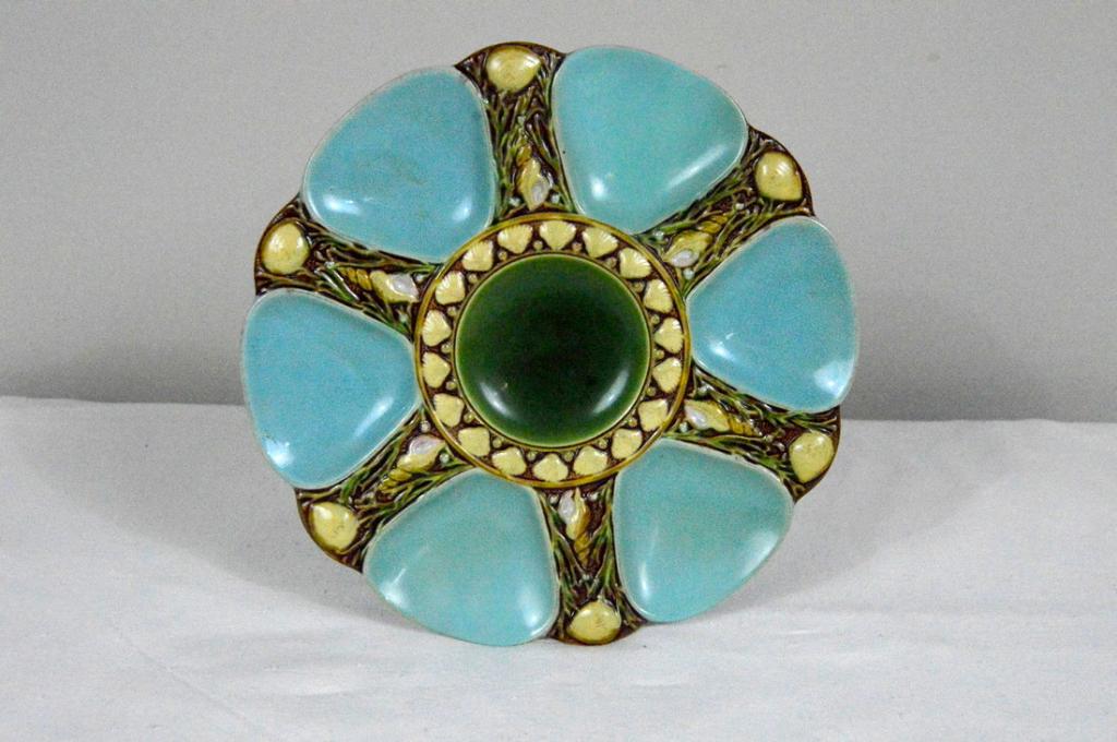 Minton Majolica Seaweed and Shell Oyster Plate: With blue oyster wells and seaweed and shell decorations