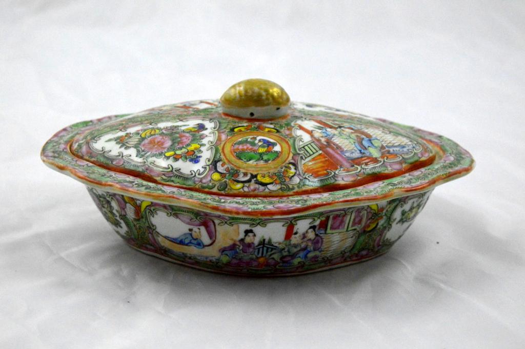 Famille Verte Lidded Vegetable Dish (1 of 10)