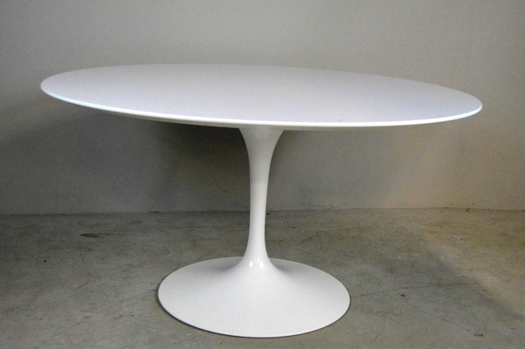 Eero Saarinen for Knoll Tulip Dining Table (1 of 7)