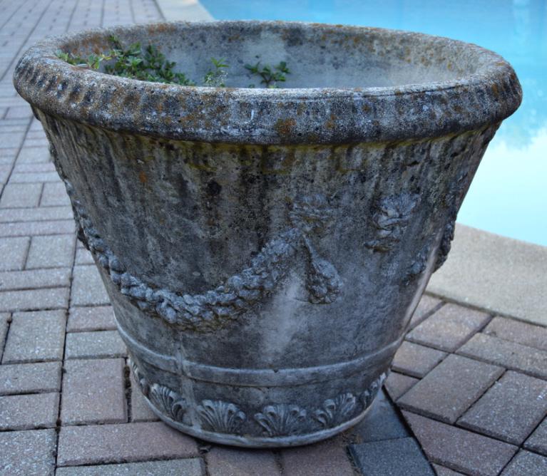 Round Concrete Garden Planter #1 (1 of 3)