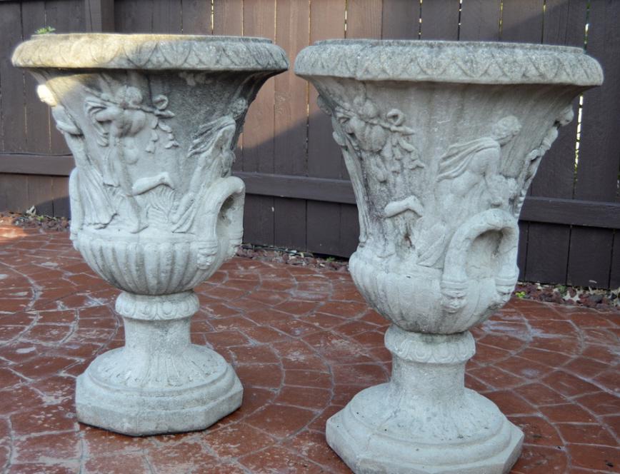 Pair of Round Garden Planter Urns (1 of 7)