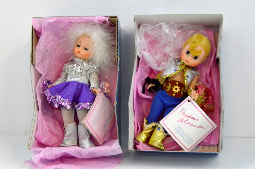 Two Madame Alexander Showcase Dolls (1 of 7)