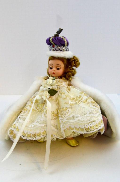 Madame Alexander Queen Elizabeth Coronation Dress (1 of 7)