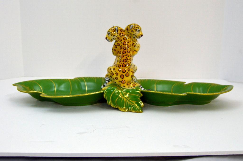 Lynn Chase "Jaguar Jungle" Centerpiece: 7 x 19 x 6 in. Excellent Condition